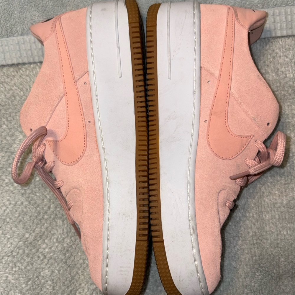 Nike Air Force Ones Pink and White Sneakers w/intact Gum size 9 - Picture 3 of 9